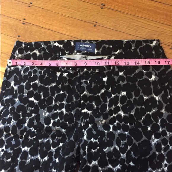 Old Navy “Harper” Grey Cheetah Print Pants, sz 8 - Picture 5 of 7